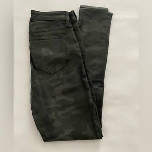 Joes jeans, camo coated print, size 25
